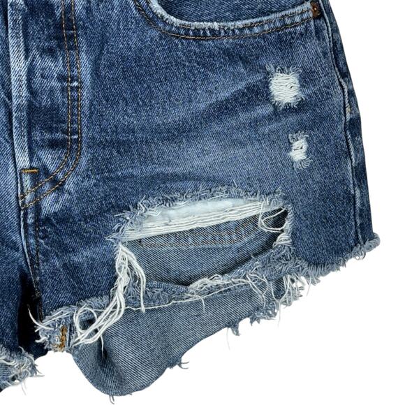 Levi’s 501 SZ W26 Jean Shorts Button-Fly Distressed Rips Medium Wash Frayed Hems - Picture 3 of 9